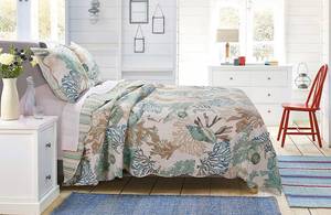 lot 18 image: Barefoot Bungalow Quilt Set, King