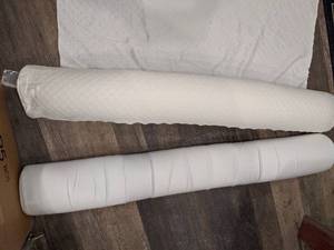 lot 64 image: 2 Kids Bed Rail Bumpers