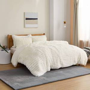 lot 185 image: Bedsure Fluffy White ComforterDuvet 3 Pc. Set, King