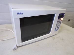 lot 166 image: Microwave