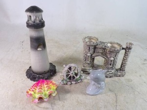 lot 19 image: Vintage Aquarium Dcor