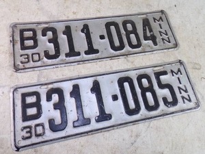 lot 29 image: Pair of 1930 MN License Plates Original Paint