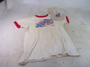lot 43 image: RARE Vintage 1976 Farmfest Souvenir T-shirt and Hat