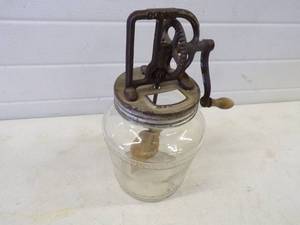 lot 59 image: Very Cool Vintage Dazey No. 34b Butter Churn