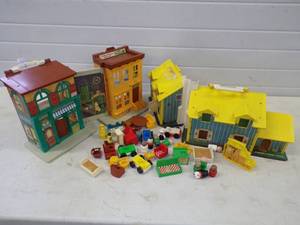 lot 62 image: Vintage Fisher Price House & Seasame Street with Misc People and Animals