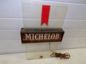 lot 86 image: Michelob Lighted Beer Sign Needs new Light Bulb