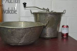 lot 24 image: No. 4 Universal Bread Maker with origional bowl. Works
