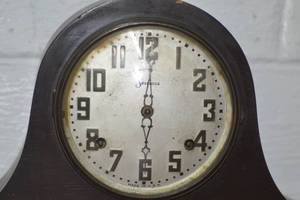 lot 5 image: Vintage wind up Sessions Mantel clock - with key
