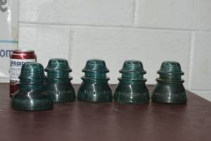 lot 9 image: Qty of 5 Vintage glass isolators Hemmingway 40 and 42