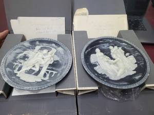 lot 62 image: Bradford Exchange - Fall of Troy Plates 1 -2