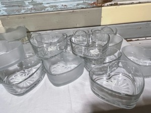 (22) Heart Shaped Glass Bowls