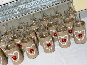 (23) Burlap Vases