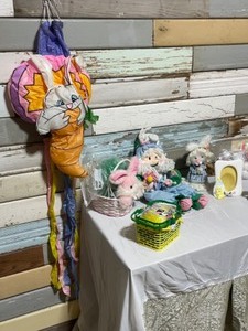 Easter DecorationsCollectibles