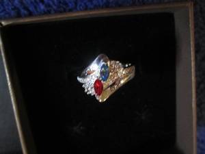 lot 43 image: Sterling Silver Couples Crystal-Ac...