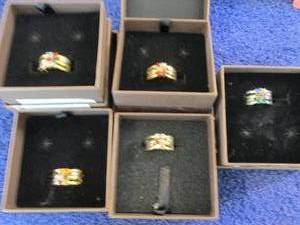 lot 125 image: 5 Personalized Birthstone Family Ri...