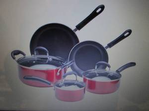 lot 154 image: 8-Pc. Nonstick Aluminum Cookware Se...