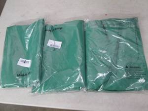 3 green screen backdrops ...