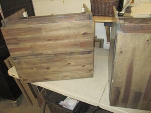 2 vanity drawers ...