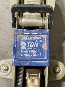 AC Delco 2 Ton Jack and Jack Stands