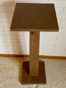 lot 14 image: Vintage Oak Pedestal