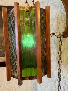 lot 5 image: Amazing Mid Century Wall Lamp