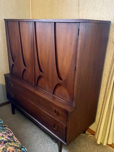 lot 2 image: Broyhill Brasilia Mid Century Highboy Gentlemans Chest