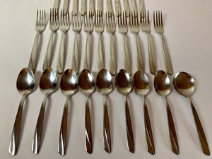 lot 52 image: Vintage Flatware