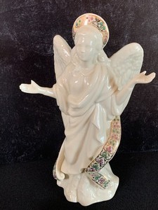lot 43 image: Decorative Angel Figurines