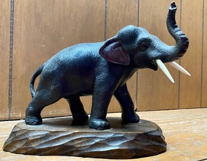 lot 67 image: Vintage Metal Elephant Figurine