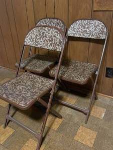 lot 129 image: 3 Vintage Metal Folding Chairs With Fabric Seats and Backs