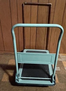lot 131 image: Rolling Cart