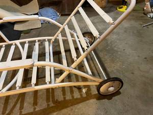lot 148 image: Vintage Metal Adjustable Patio Lounger