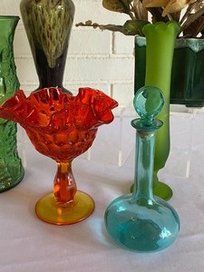 lot 97 image: Fun Vintage Decor Items