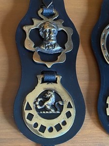 lot 86 image: Pair of Vintage Horse Brasses and Leather Wall Hangings