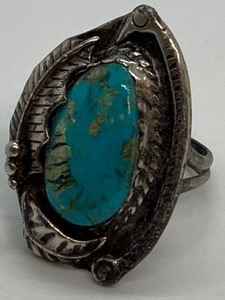 lot 151 image: Vintage Sterling and Turquoise Ring