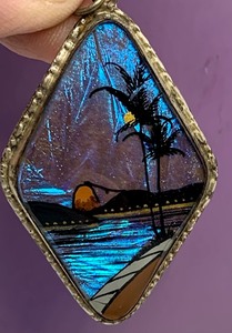 lot 161 image: Beautiful Colorful Vintage Pendant
