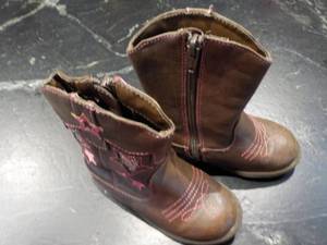 Little Girls Cowgirl Boots size 7...