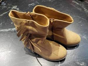 Little Girls Cowgirl Boots size 9...