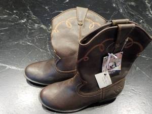 Ladies LEI size 6 Cowgirl Boots...