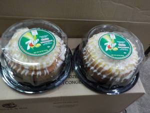 2 7-Up lemon lime cakes...