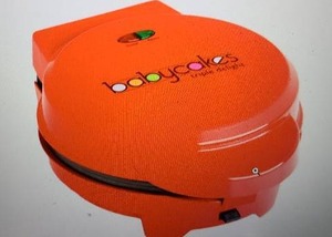 lot 204 image: Babycakes Multi-Treat Baker