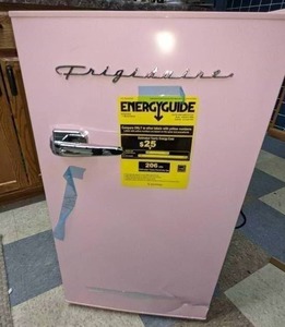 lot 43 image: Frigidaire Pink Retro Mini Fridge