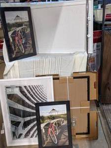 lot 228 image: Assorted Wall Frames, Black and White