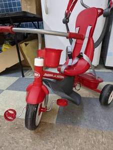 lot 36 image: Radio Flyer 4-in-1 Stroll N Trike, Red Toddler Tricycle for Ages 1 Year -5 Years, 19.88 x 35.04 x 40.75