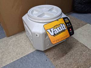 GAMMA2 Vittles Vault Outback 15 Pound Airtight Pet Food Container