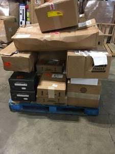 Pallet with assorted ceramic and tile flooring customer returns see pictures