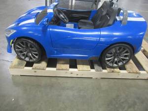 lot 405 image: Kid Trax Dodge Viper SRT Ride-On Toy by Kid Trax, single passenger, blue, KT1124WM - Battery Does not hold charge (needs new battery), Works when plugged in.