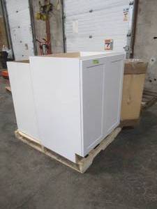 lot 310 image: WHOLESALE MIXED PALLET OF MISCELLANEOUS KITCHEN CABINETS IN WHITE