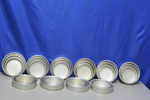 lot 32 image: 10 sets of 3 oval pans