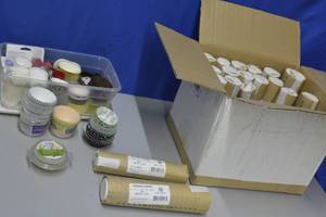 lot 54 image: Large amount of cupcake baking cups multiple sizes